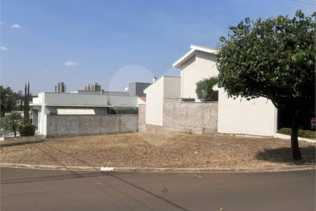 Terreno à venda em Residencial Village Damha II, Araraquara, SP