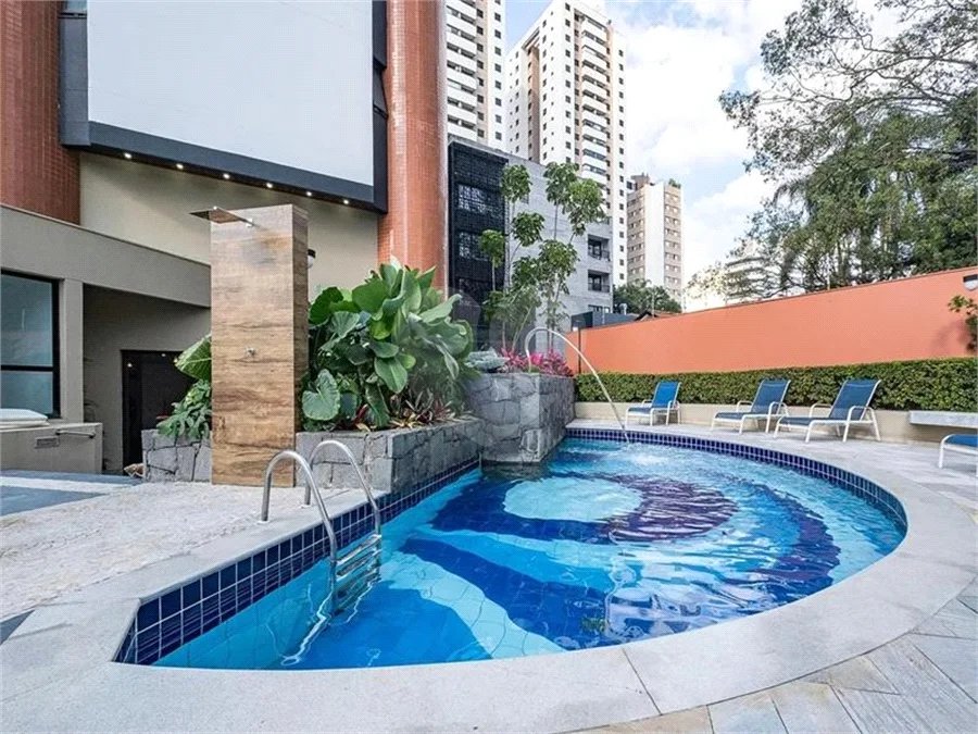 Pinheiros, 1 suite 2 vagas,Lazer completo.
