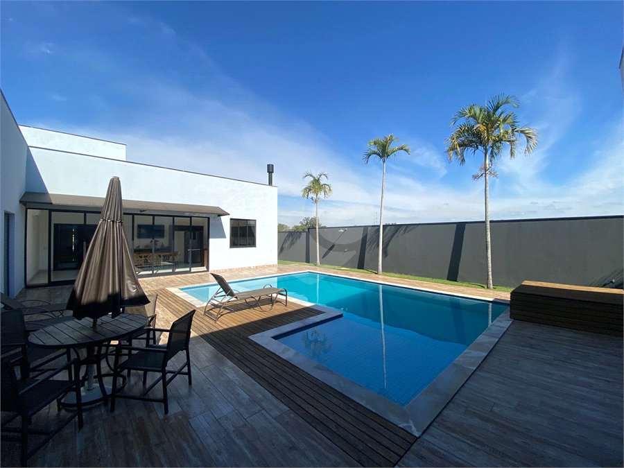 Casa à venda com 3 suítes no condomínio Saint Patrick, Sorocaba - SP