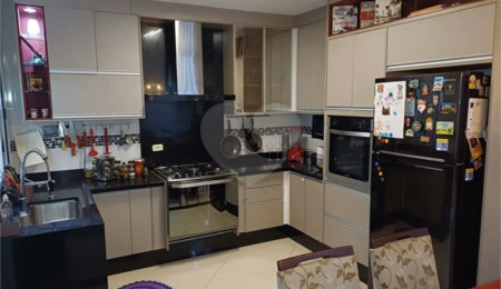 Casa à venda com 3 quartos, sendo 1 suíte,  no condomínio Residencial Shekinah, São Paulo - SP