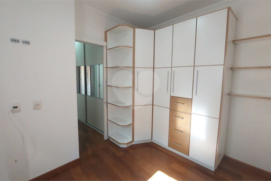 Casa para alugar com 3 quartos, sendo 1 suíte, no condomínio Santanna, São Paulo - SP