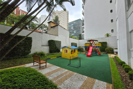 Apartamento à venda com 3 quartos, sendo 1 suíte, em Indianópolis, São Paulo, SP