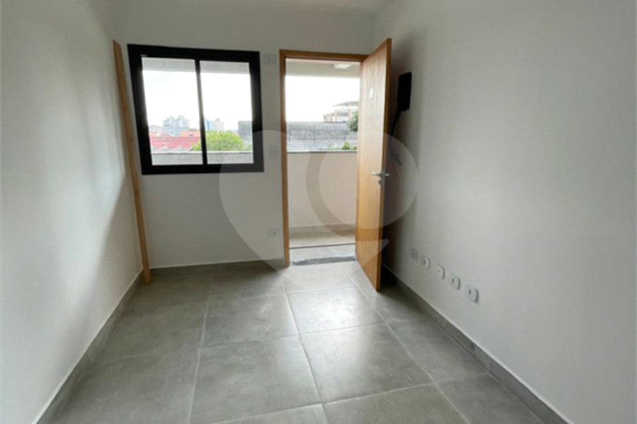 Casa à venda com 3 quartos, sendo 1 suíte, no condomínio Residencial Calegari, São Paulo - SP