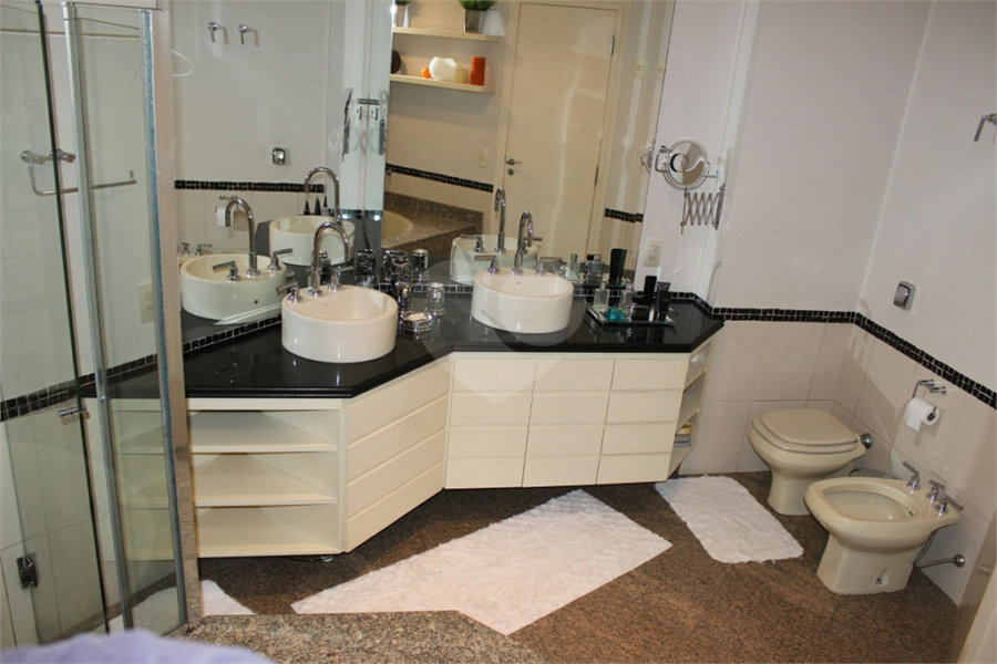 Apartamento à venda com 4 quartos, sendo 3 suítes, em Morumbi, São Paulo, SP