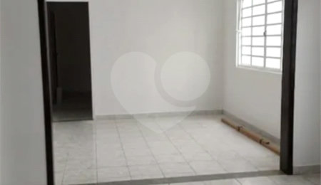 Casa à venda com 3 quartos, sendo 1 suíte, no Centro, São José dos Campos, SP