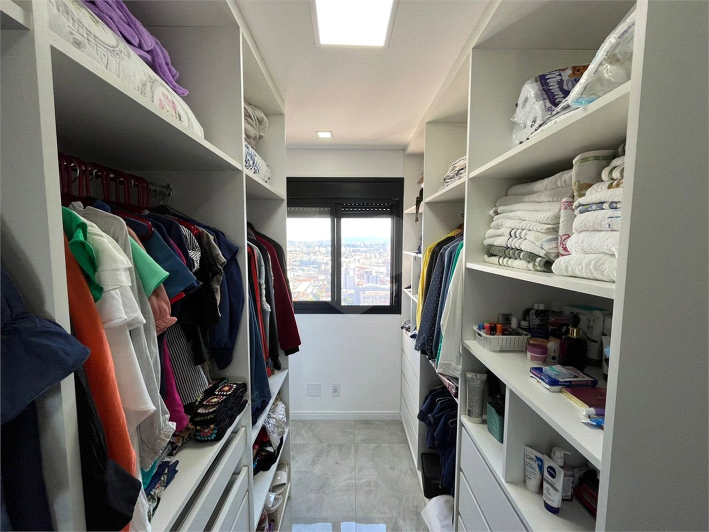 Apartamento no Brás repleto de lazer com 50 m² com 2 dormitórios e 1 vaga, Estuda Permuta