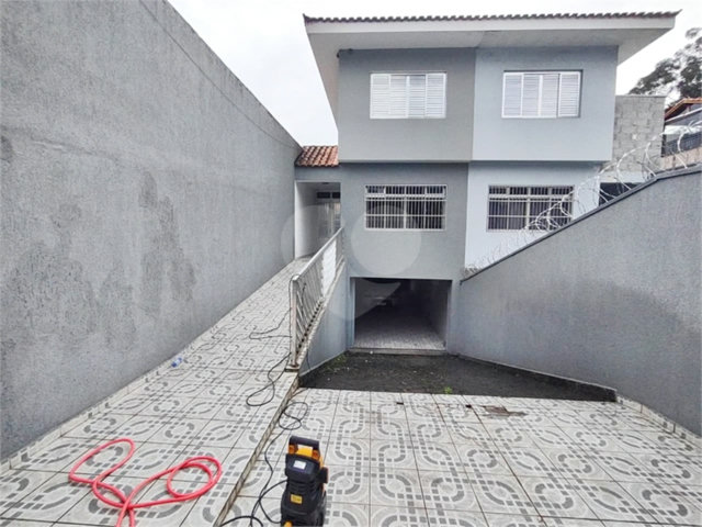 Sobrado à venda com 3 quartos, sendo 1 suíte,  em Vila Pedra Branca, São Paulo, SP