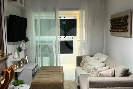 Apartamento à venda com 2 quartos, sendo 1 suíte, no Centro, Mongaguá, SP