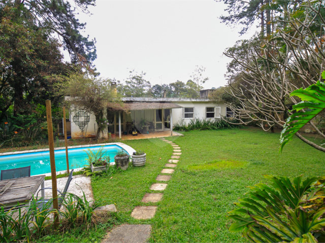 Casa à venda com 4 quartos, sendo 2 suítes,  em Jardim Marajoara, São Paulo, SP