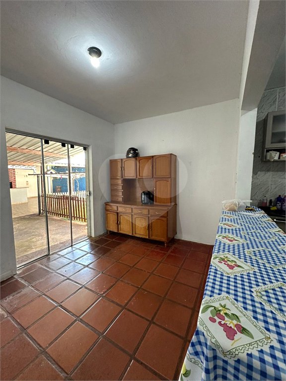 Casa à venda com 4 quartos, sendo 1 suíte,  em Jardim Estoril, Ponta Porã, MS