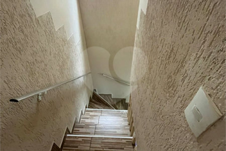 Sobrado à venda com 3 quartos, sendo 2 suítes, em Jardim São Pedro, Mogi das Cruzes, SP