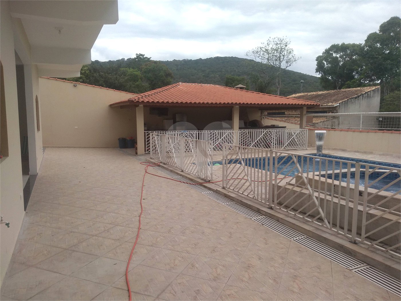 Chácara à venda com 4 suítes em Pirucaia, Mairiporã, SP