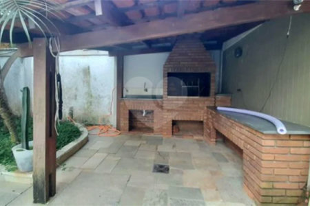 Casa à venda com 4 quartos, sendo 2 suítes, em MORUMBI, São Paulo, SP