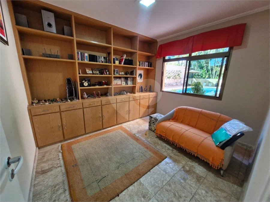 Casa à venda com 4 suítes no condomínio Villa Viana II, Cotia - SP