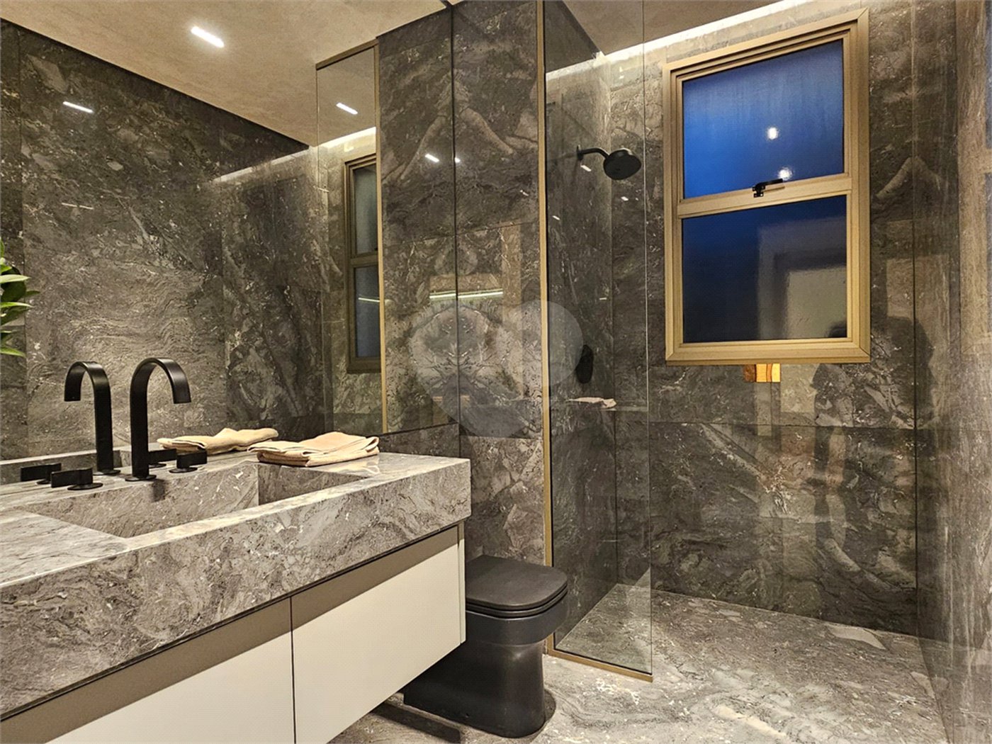Apartamento à venda com 4 suítes em Cidade Jardim, São Paulo, SP