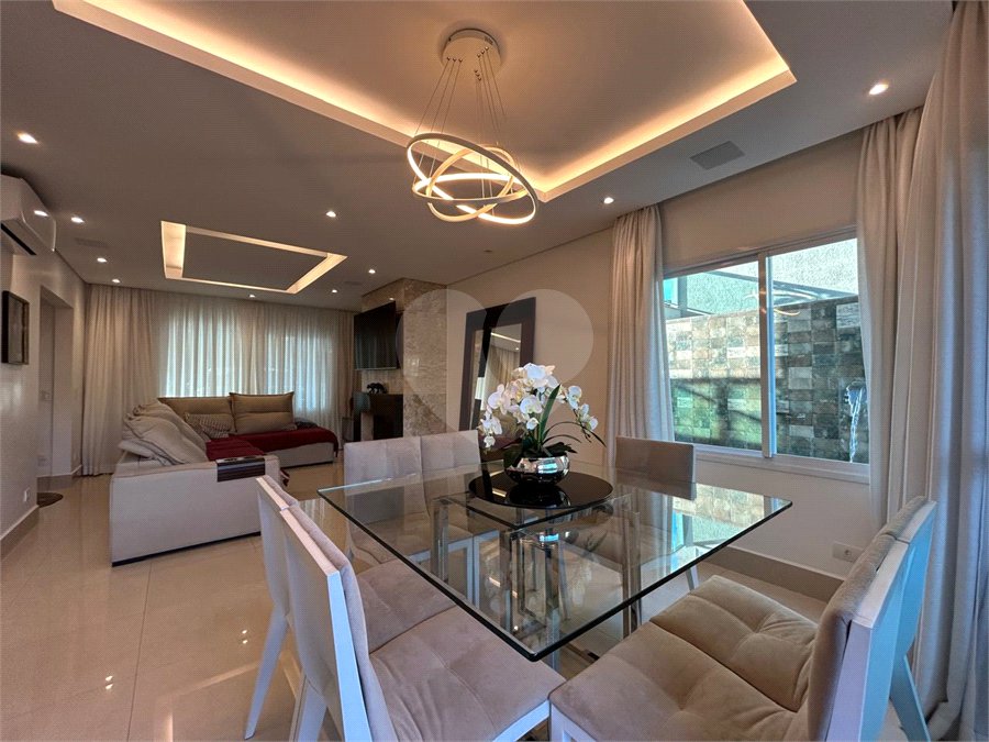 Casa à venda com 4 suítes no condomínio Residencial Jabuticabeiras, São Paulo - SP