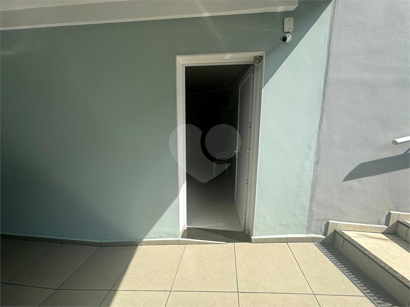 Sobrado à venda com 5 quartos, sendo 3 suítes, em Vila Nivi, São Paulo, SP