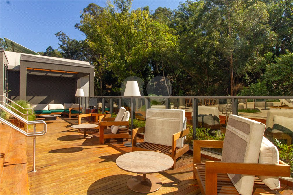 Apartamento à venda ou para alugar com 3 suítes em Jardim Morumbi, São Paulo, SP