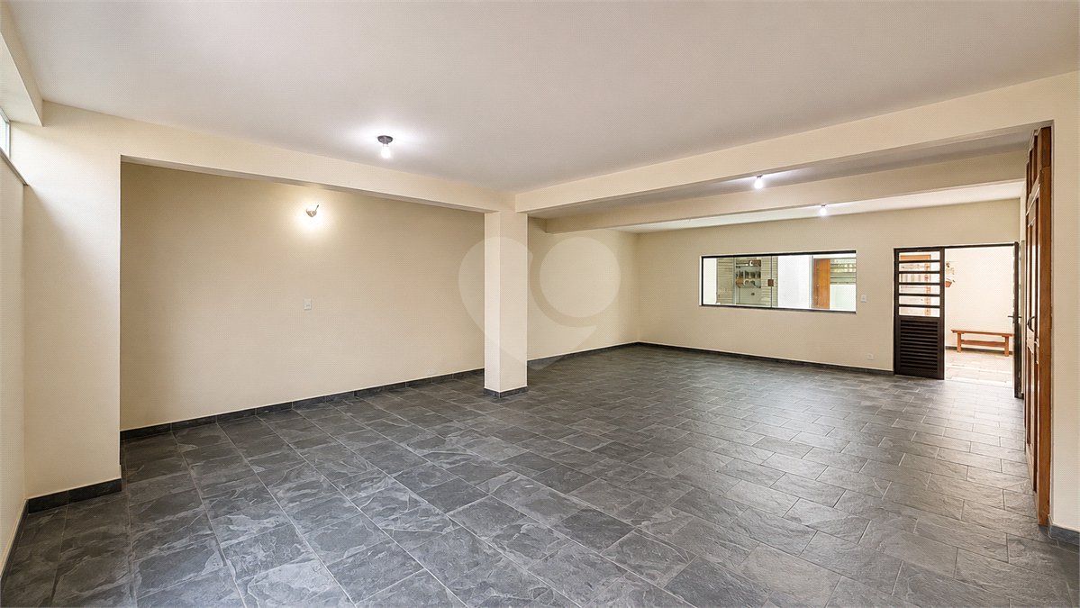 Sobrado à venda com 4 quartos, sendo 2 suítes, em Vila Pires, Santo André, SP