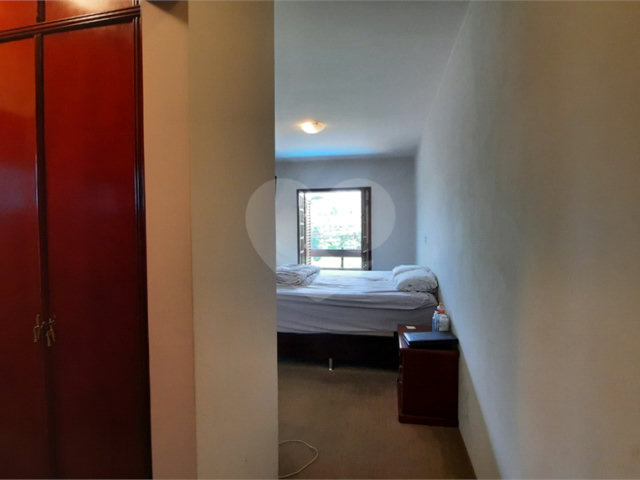 Sobrado à venda com 4 quartos, sendo 1 suíte,  em Barro Branco (zona Norte), São Paulo, SP
