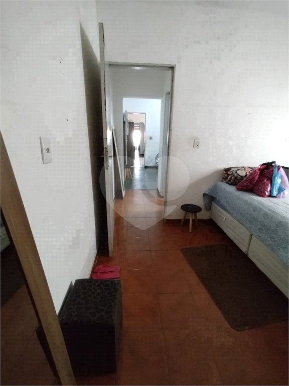 Casa à venda com 2 quartos, sendo 1 suíte,  em Jardim Layr, Mogi das Cruzes, SP