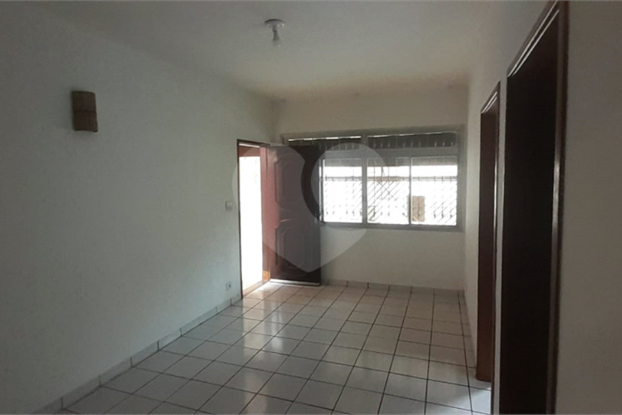 Casa à venda com 3 quartos, sendo 1 suíte,  em Parque Vitória, São Paulo, SP