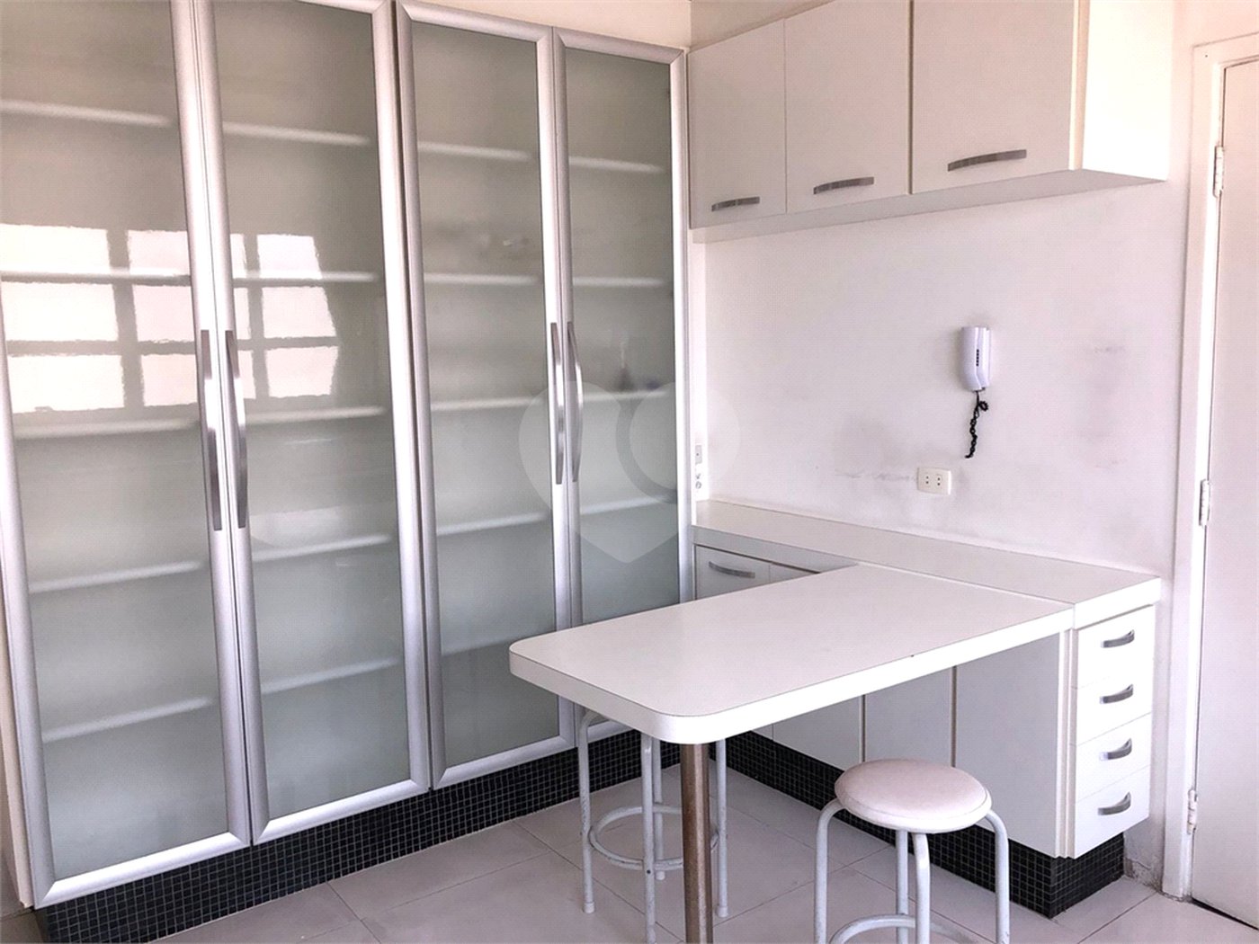 Apartamento à venda com 3 quartos, sendo 1 suíte, em Jardim Paulista, São Paulo, SP
