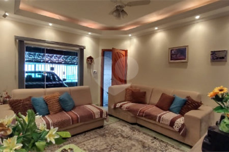 Casa à venda com 2 quartos, sendo 1 suíte, em Jardim São Lourenzo, Sorocaba, SP