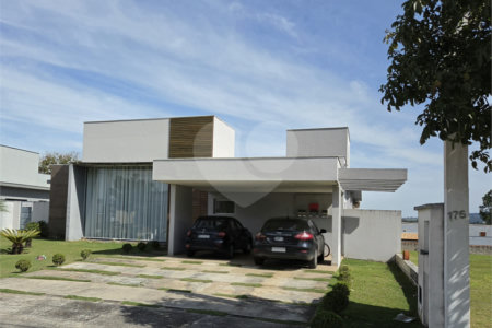 Casa à venda com 4 quartos, sendo 1 suíte, no condomínio Village Ipanema 2, Araçoiaba da Serra - SP