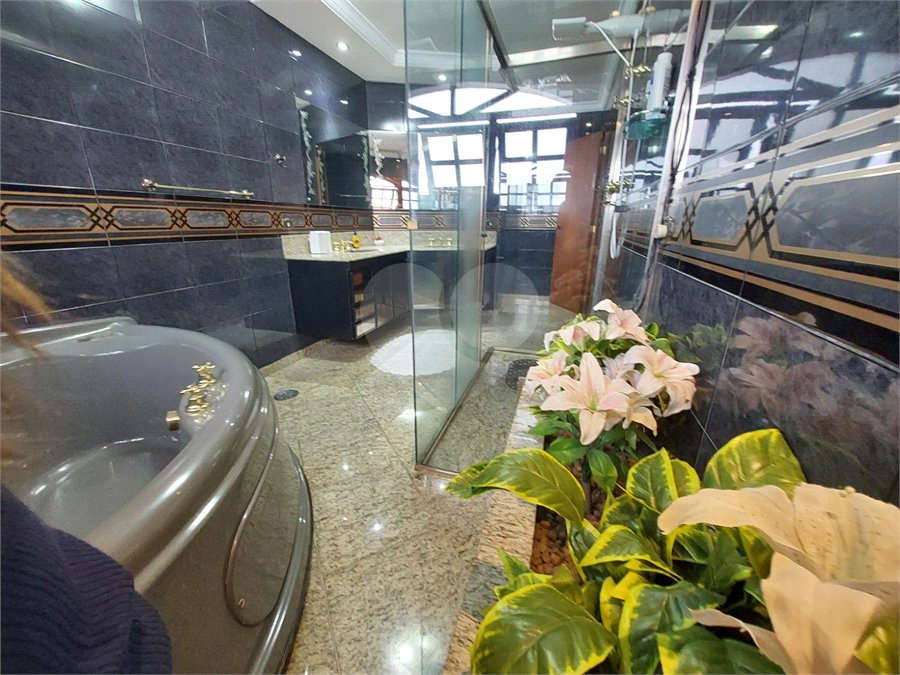 Casa à venda com 3 suítes em Vila Pereira Barreto, São Paulo, SP
