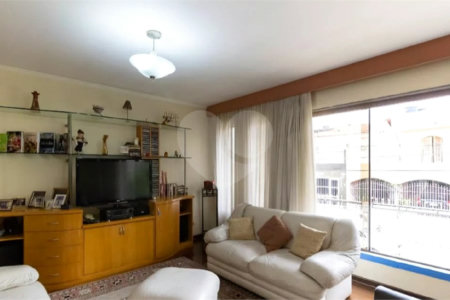 Sobrado à venda com 2 quartos, sendo 1 suíte, em Vila Brasilina, São Paulo, SP