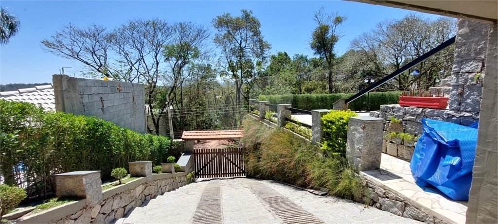 Casa à venda com 3 quartos, sendo 2 suítes, no condomínio Alpes de Caieiras, Caieiras - SP
