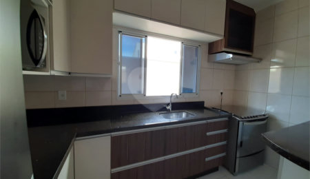 Sobrado à venda com 3 quartos, sendo 1 suíte,  em Vila Suissa, Mogi das Cruzes, SP