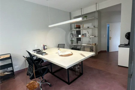 Sala comercial para venda ou locação na Avenida Paulista. 68m2