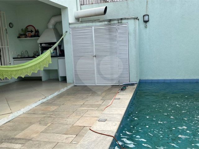 Casa à venda com 3 suítes em Vila Cordeiro, São Paulo, SP