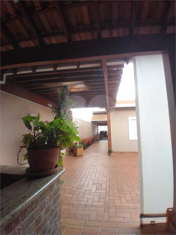 Casa à venda com 4 quartos, sendo 2 suítes, em Jardim Adalgisa, Araraquara, SP