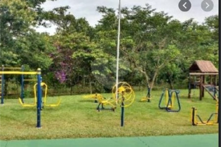 Casa à venda com 3 quartos, sendo 1 suíte, no condomínio Lago da Serra, Araçoiaba da Serra - SP