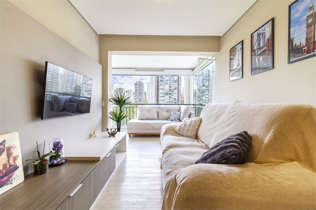 Apartamento à venda com 3 quartos, sendo 1 suíte,  em Jardim Vazani, São Paulo, SP
