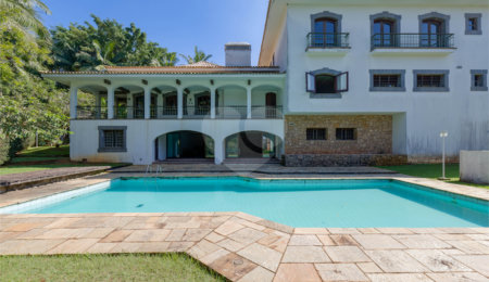 Casa à venda com 5 suítes no condomínio Chácara Flora, São Paulo - SP