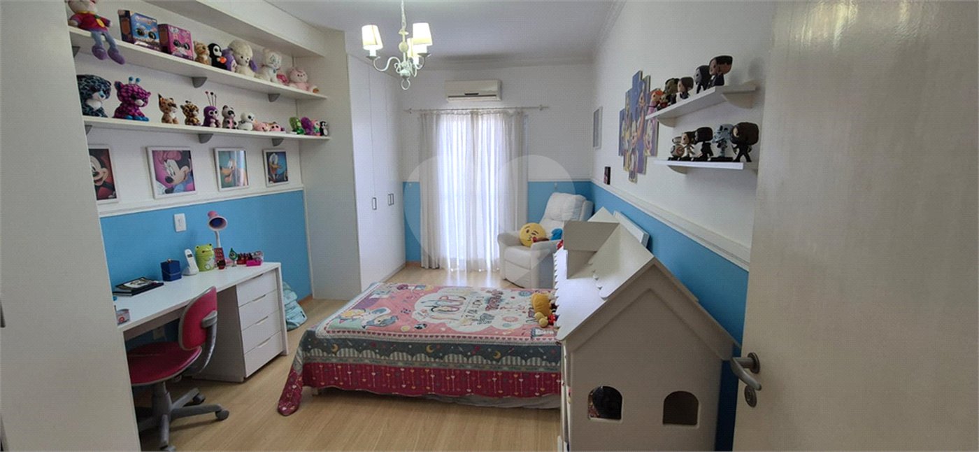 Casa à venda com 5 quartos, sendo 4 suítes, no condomínio Residencial Vilazul, Sorocaba - SP