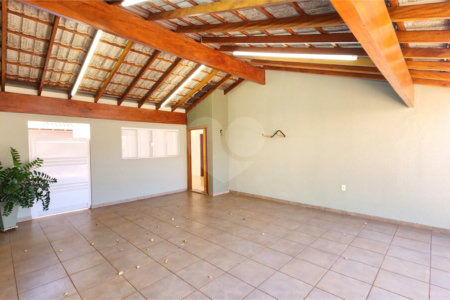 Casa à venda com 3 quartos, sendo 1 suíte, no condomínio Veneto, Araraquara - SP