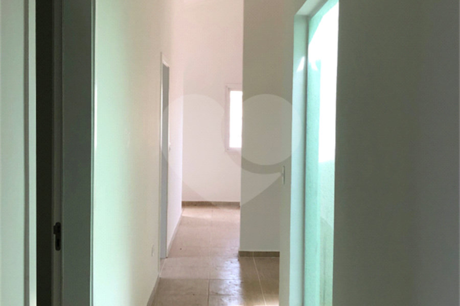 Casa à venda com 3 quartos, sendo 1 suíte, no condomínio Marfi Iii- Fase Iii, Bom Jesus dos Perdões - SP