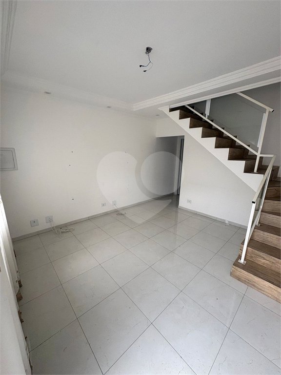Casa à venda com 2 quartos no condomínio Carvalho Lagares, Poá - SP