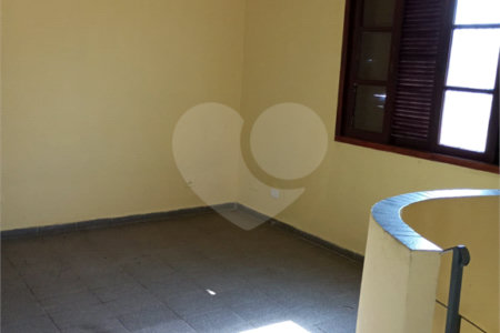 Casa à venda com 3 quartos, sendo 2 suítes, em Jardim Maria Duarte, São Paulo, SP