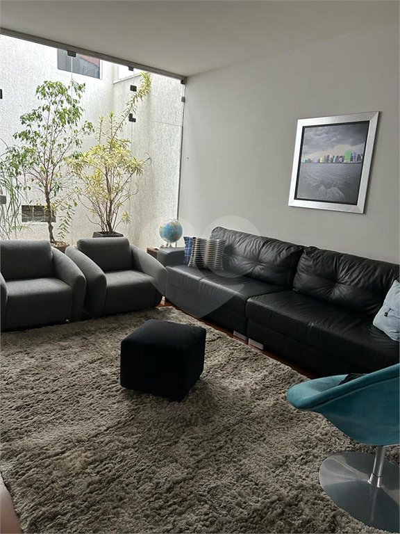 Casa à venda com 3 quartos, sendo 1 suíte,  em Vila Vitória, Mogi das Cruzes, SP