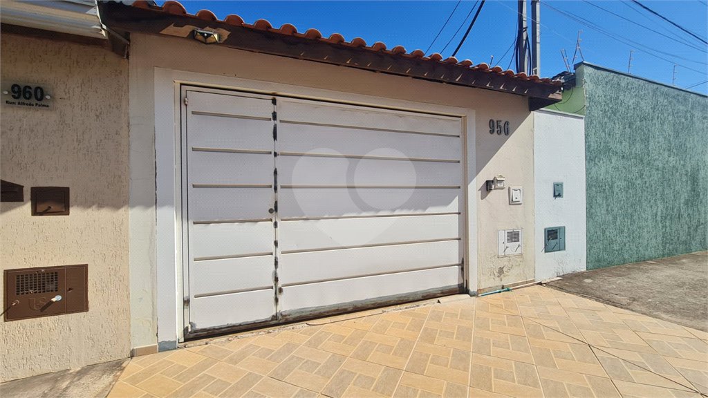 Casa à venda com 3 quartos, sendo 1 suíte, em Vila Carolina, Itapetininga, SP