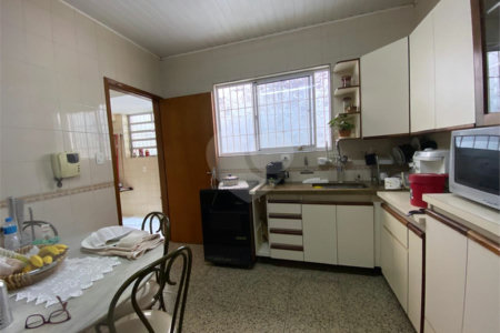 Sobrado à venda com 3 quartos, sendo 1 suíte,  em Vila Ipojuca, São Paulo, SP