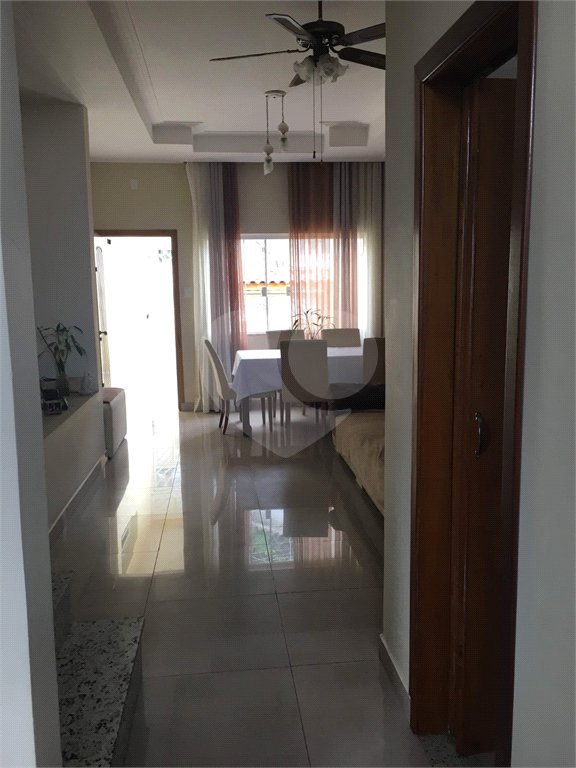 Sobrado à venda com 3 suítes em Vila Nivi, São Paulo, SP