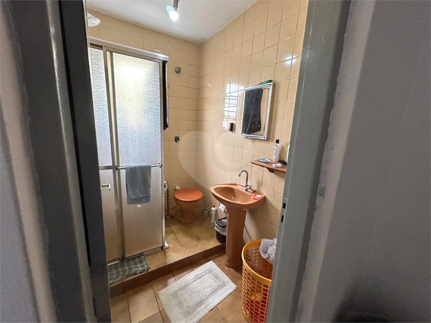 Sobrado à venda com 6 quartos, sendo 1 suíte,  em Vila do Encontro, São Paulo, SP