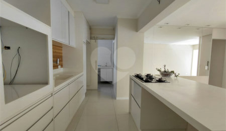 Apartamento à venda com 3 quartos, sendo 1 suíte,  em Vila Romana, São Paulo, SP